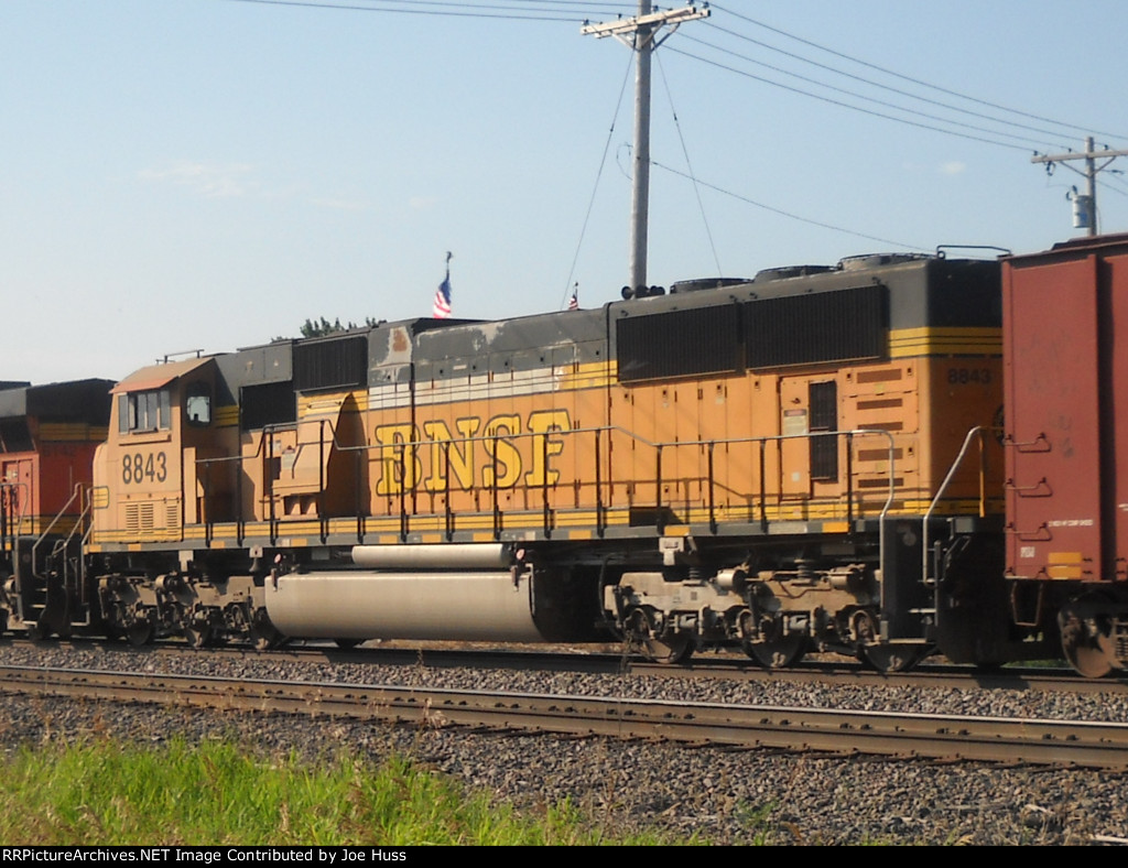 BNSF 8843